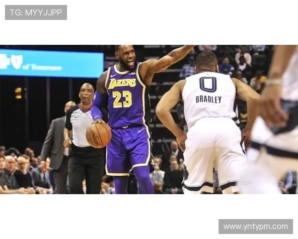 NBA季后赛激战正酣詹姆斯领衔湖人力争总冠军荣耀 - 副本 - 副本 - 副本